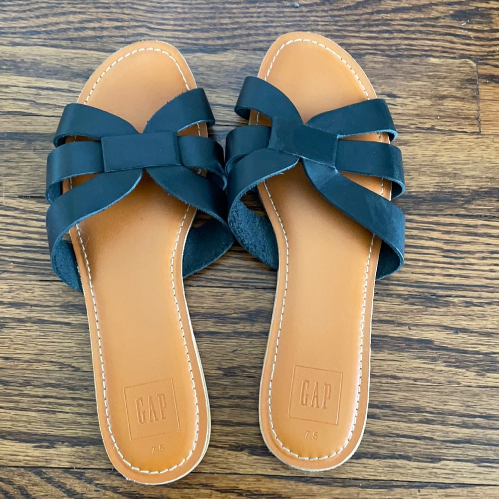 Gap sandals